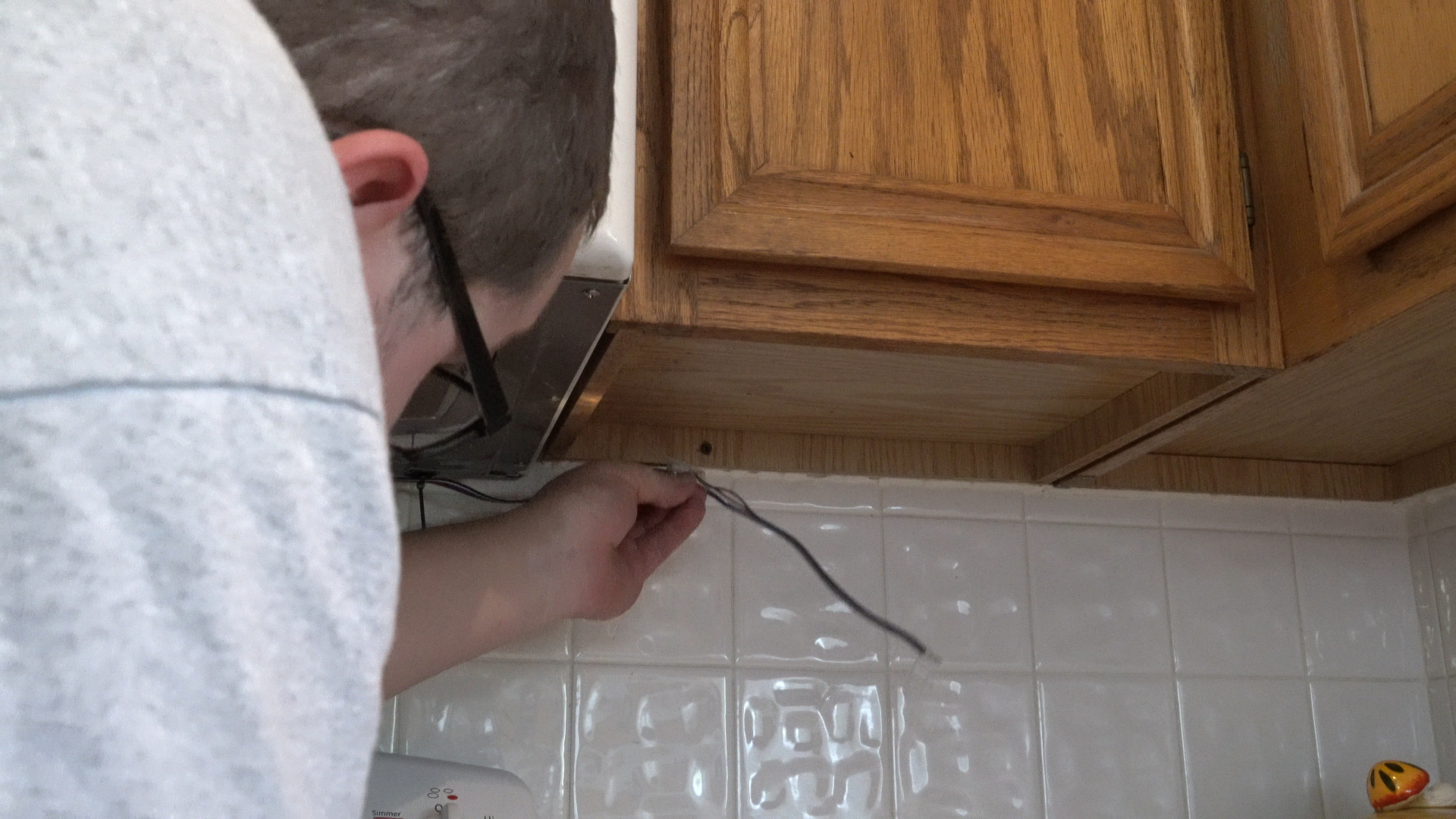 Above Cabinet And Under Cabinet Led Lighting How To Install Led Strip Lights Super Bright Leds