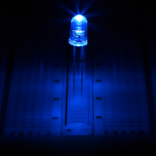 5mm Blue LED - 470 nm - T1 3/4 LED w/ 15 Degree Viewing Angle | Super Bright LEDs