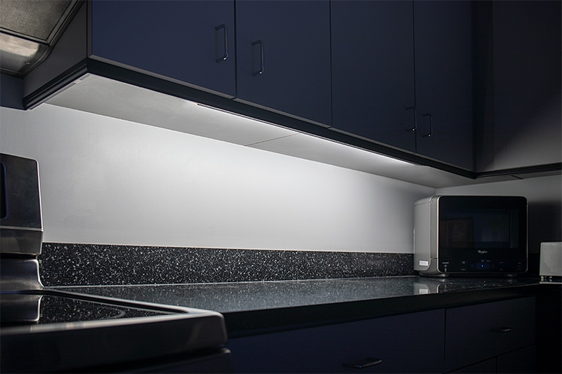 Corner Mount Aluminum LED Light Bar Fixture 300 lm/ft. 3000K/4000K